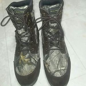 Mens Realtree waterproof Boots.